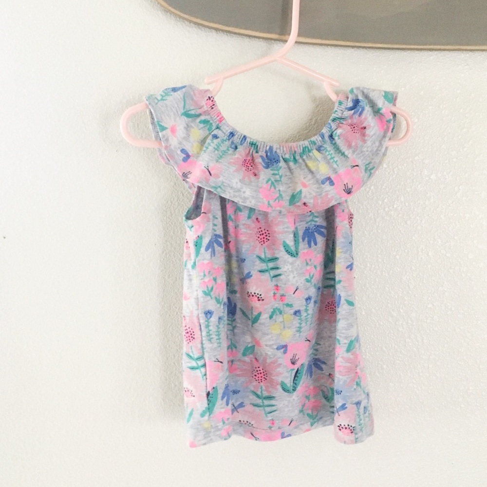 Ruffled floppy tee